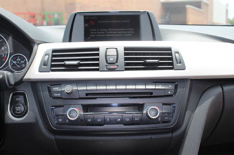 Used 2014 BMW 320i Sedan RWD image 19