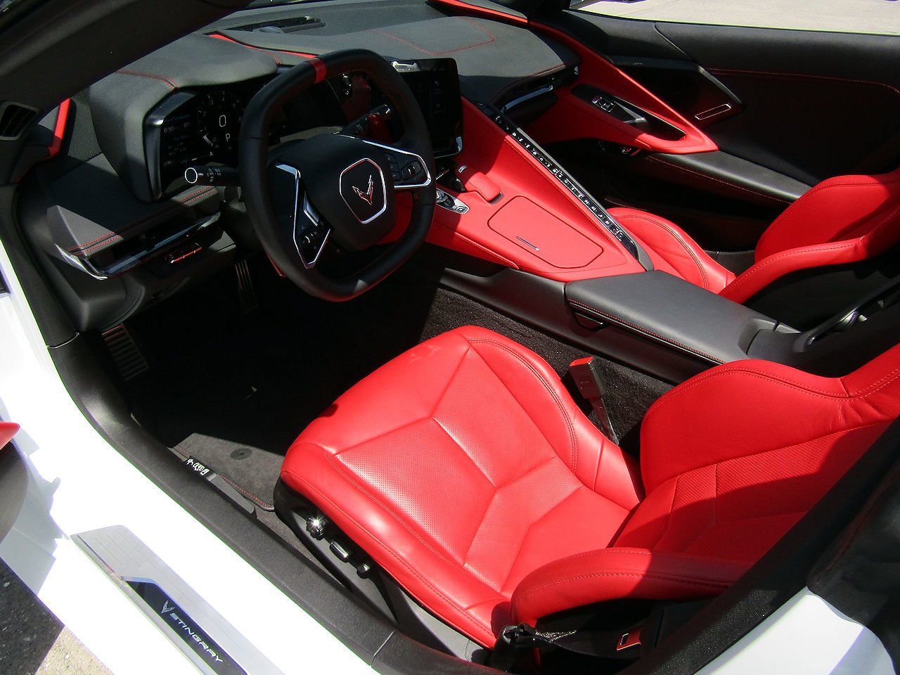 Used 2024 Chevrolet Corvette Stingray Preferred Conv w/ Z51 Performance Package RWD image 10