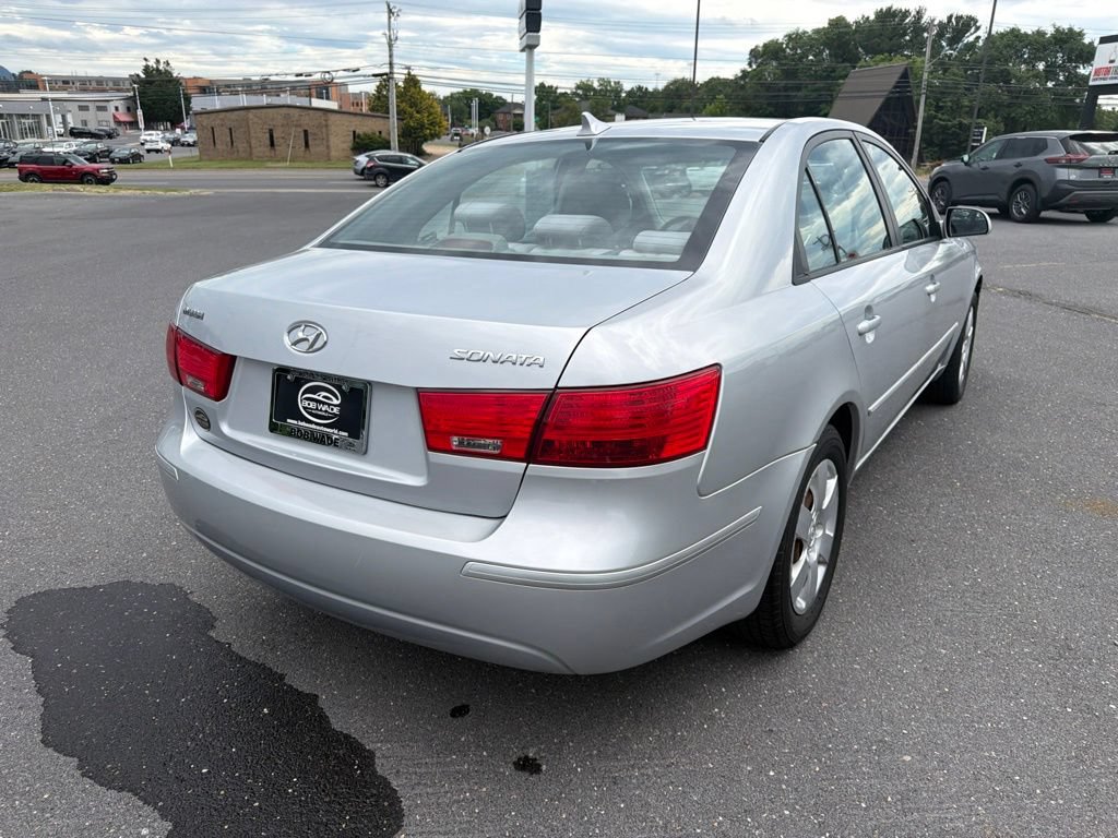 Used 2010 Hyundai Sonata GLS FWD image 5
