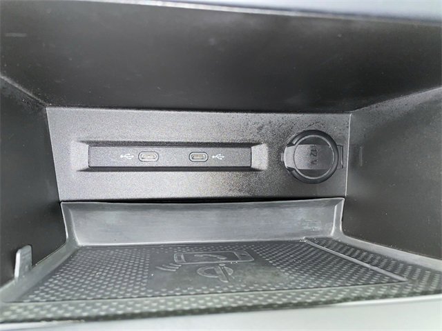 Used 2022 Volkswagen Taos SE image 25