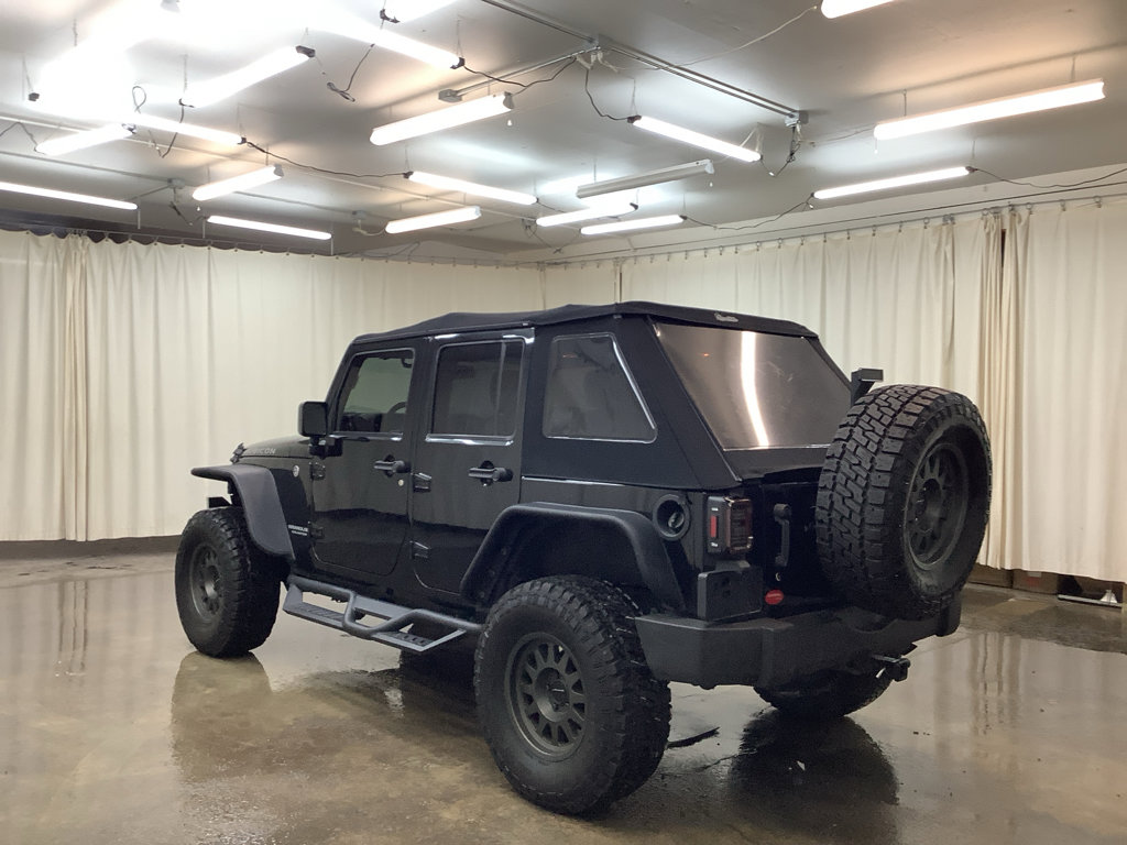 Used 2017 Jeep Wrangler Unlimited Rubicon w/ Cold Weather Group image 9