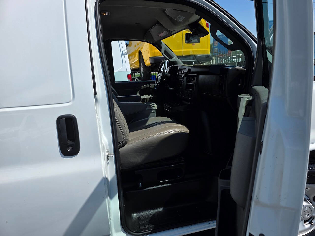 Used 2019 Chevrolet Express 3500 Extended w/ Driver Convenience Package RWD image 16