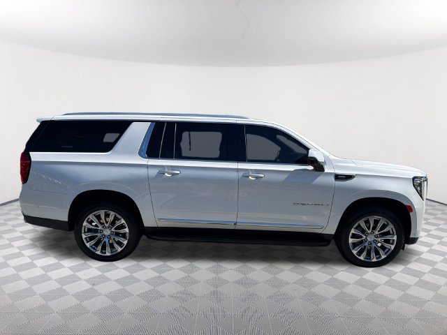 Used 2024 GMC Yukon XL Denali w/ Advanced Technology Package AWD/4WD image 4