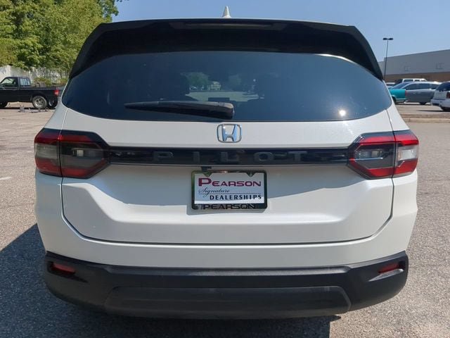 Used 2023 Honda Pilot LX image 5