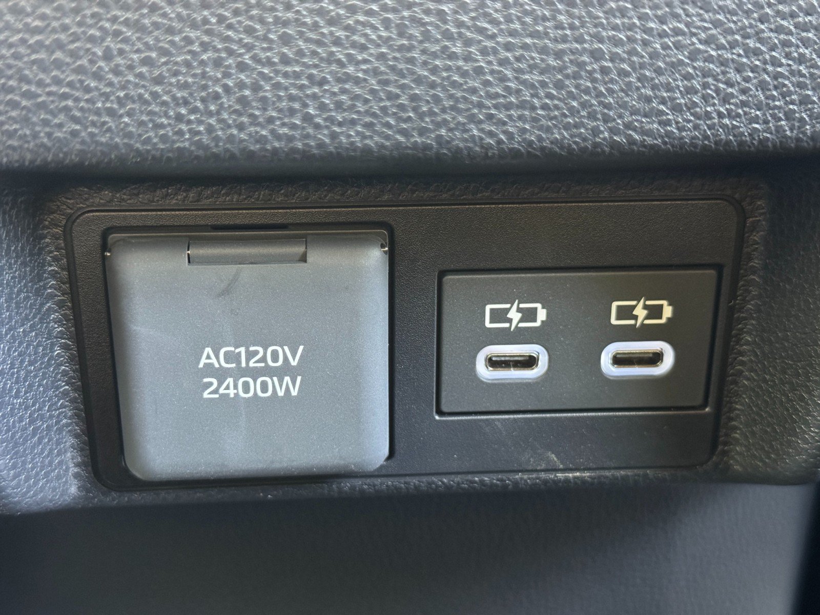 Used 2025 Toyota Tacoma TRD Off-Road AWD/4WD image 34