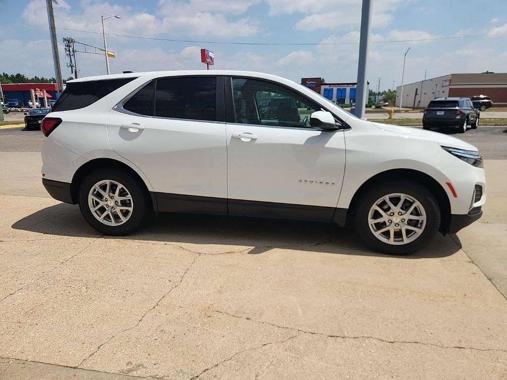 Used 2023 Chevrolet Equinox LT w/ Driver Convenience Package AWD/4WD image 9