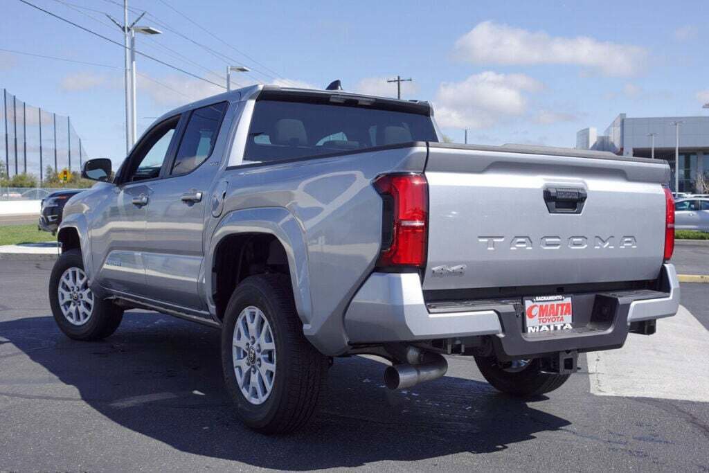 New 2025 Toyota Tacoma SR5 image 7