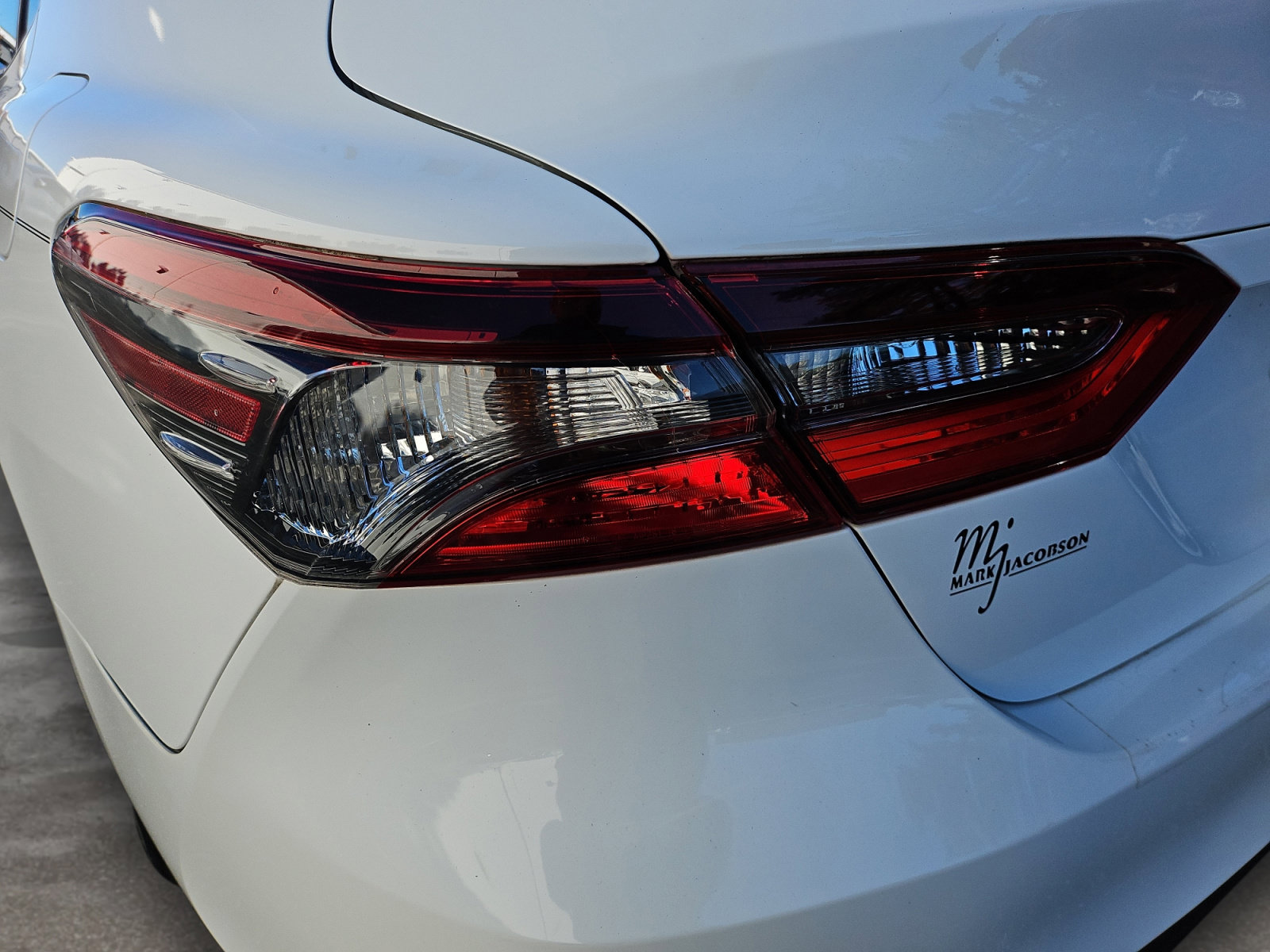 Used 2022 Toyota Camry LE FWD image 18