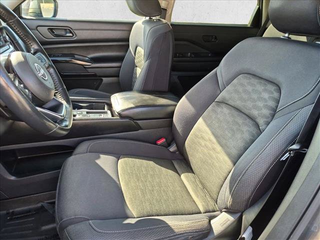 Used 2023 Nissan Pathfinder SV FWD image 16