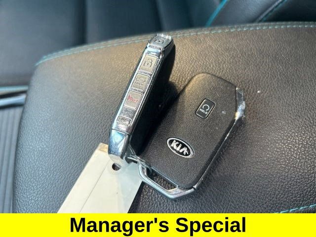 Used 2021 Kia Niro EX Premium w/ Cold Weather Package image 52