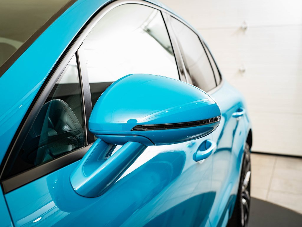 Certified 2023 Porsche Macan image 16