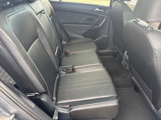 Certified 2024 Volkswagen Tiguan SE R-Line image 32