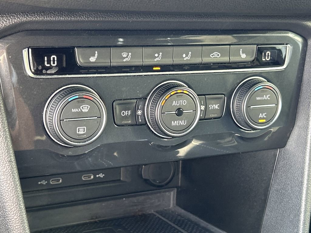 Used 2021 Volkswagen Tiguan SE R-Line image 23