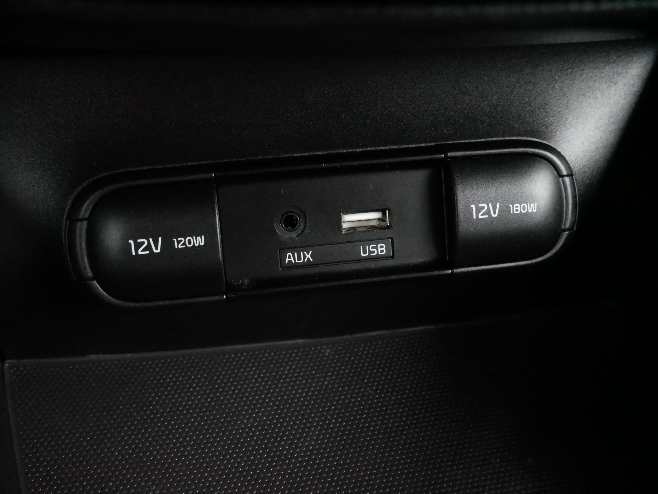 Used 2018 Kia Soul + image 28