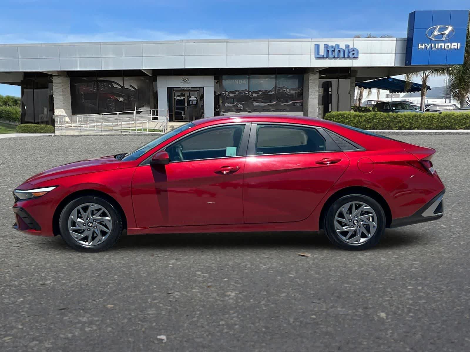 Used 2024 Hyundai Elantra SEL FWD image 6
