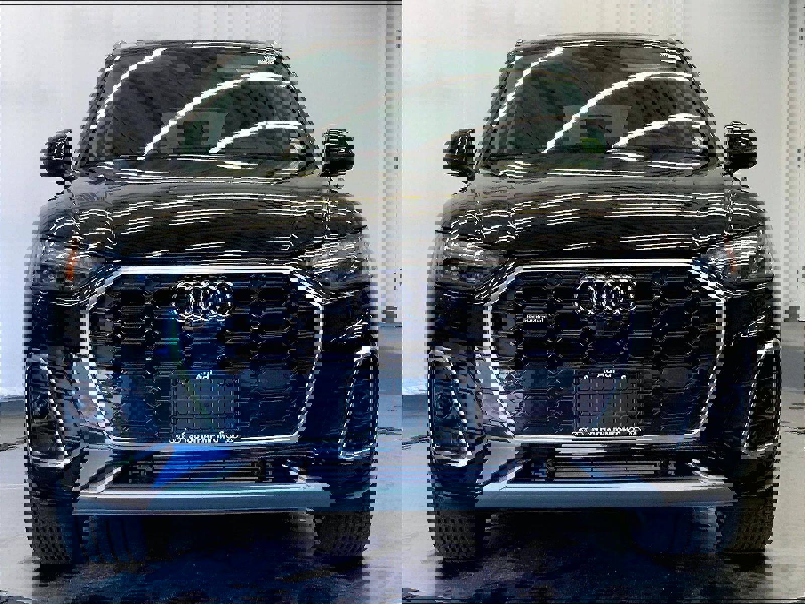 Certified 2023 Audi Q5 2.0T Prestige w/ Prestige Package AWD/4WD image 2