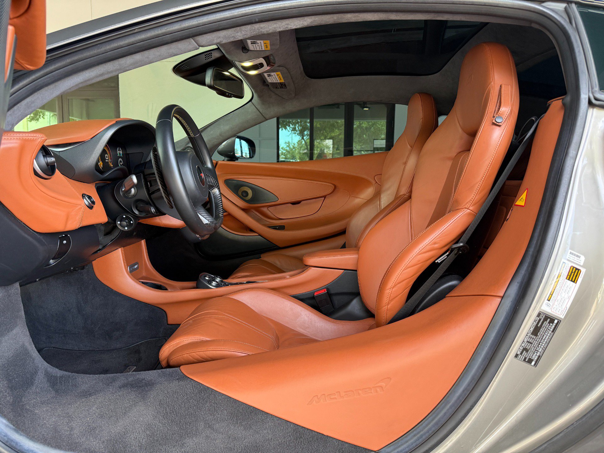 Used 2017 McLaren 570S RWD image 27