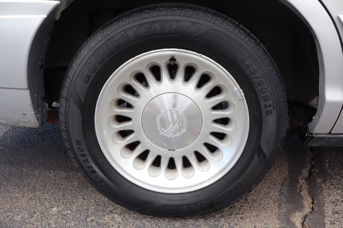 Used 2002 Mercury Grand Marquis LS image 41