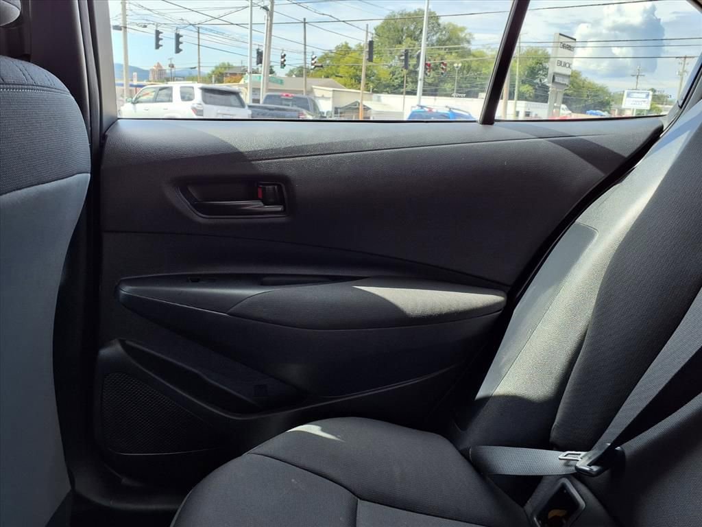 Used 2023 Toyota Corolla LE image 33