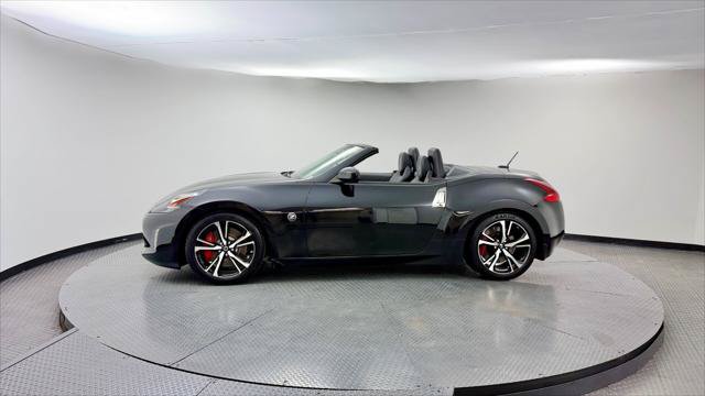 Used 2019 Nissan 370Z Touring Sport RWD image 3