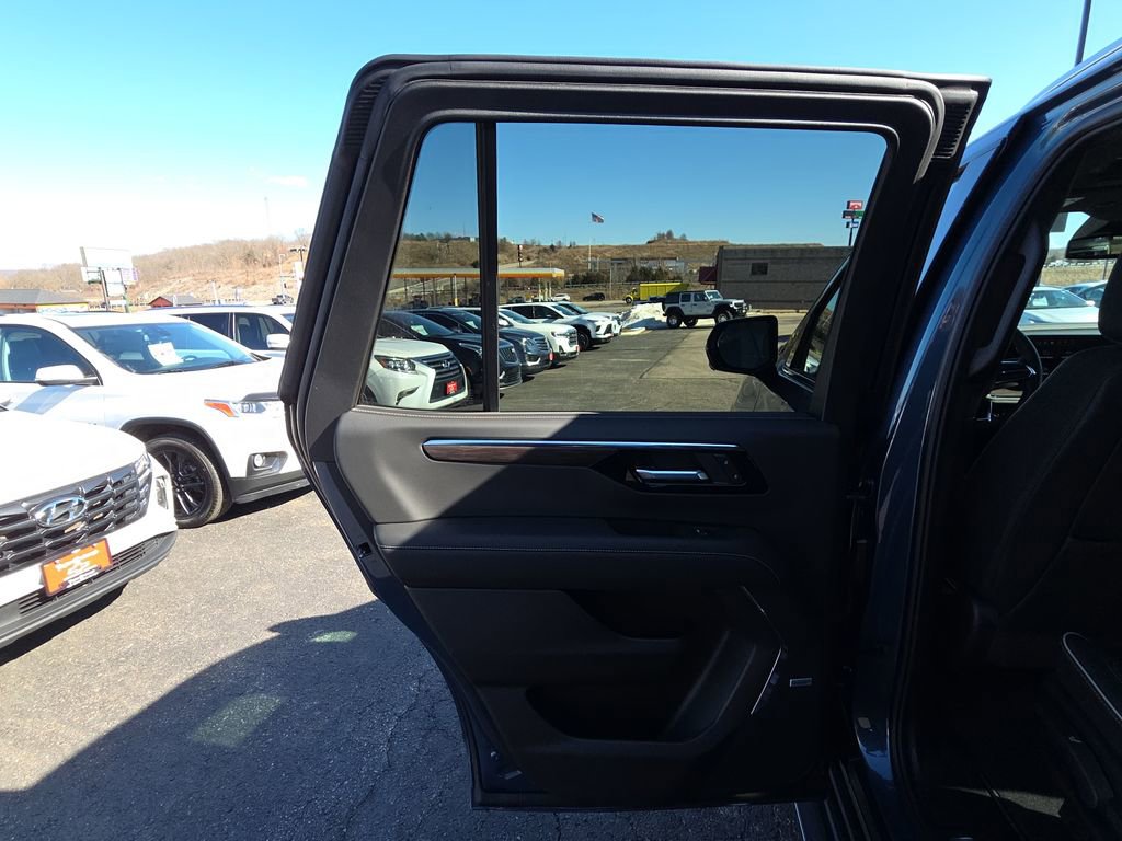 New 2026 Chevrolet Tahoe Premier w/ Sun And Tow Package AWD/4WD image 27