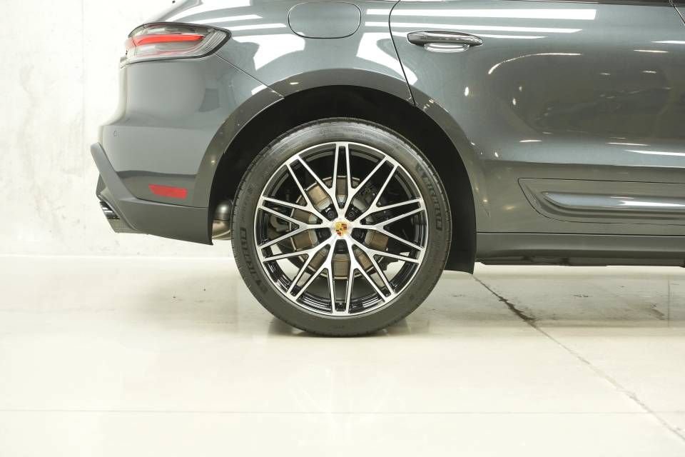 New 2026 Porsche Macan AWD/4WD image 40