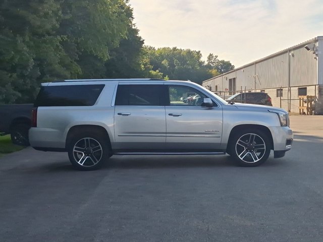 Used 2017 GMC Yukon XL Denali w/ Open Road Package AWD/4WD image 4