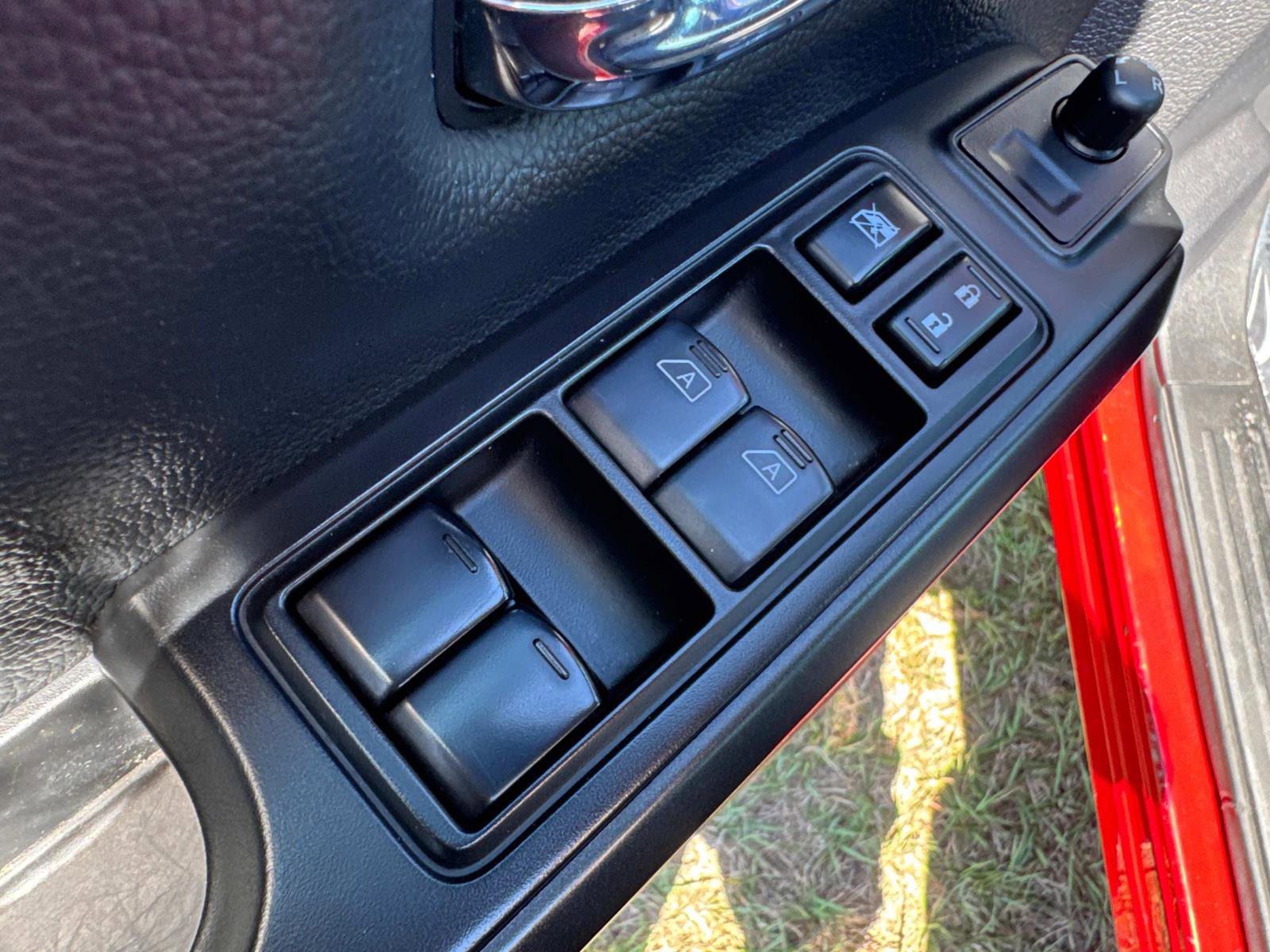 Used 2023 Nissan Titan PRO-4X image 15