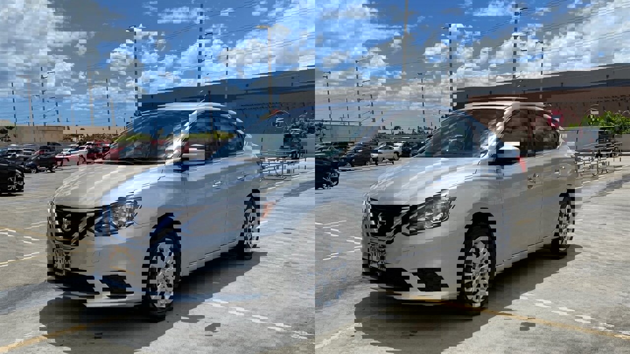 Used 2016 Nissan Sentra SV image 1