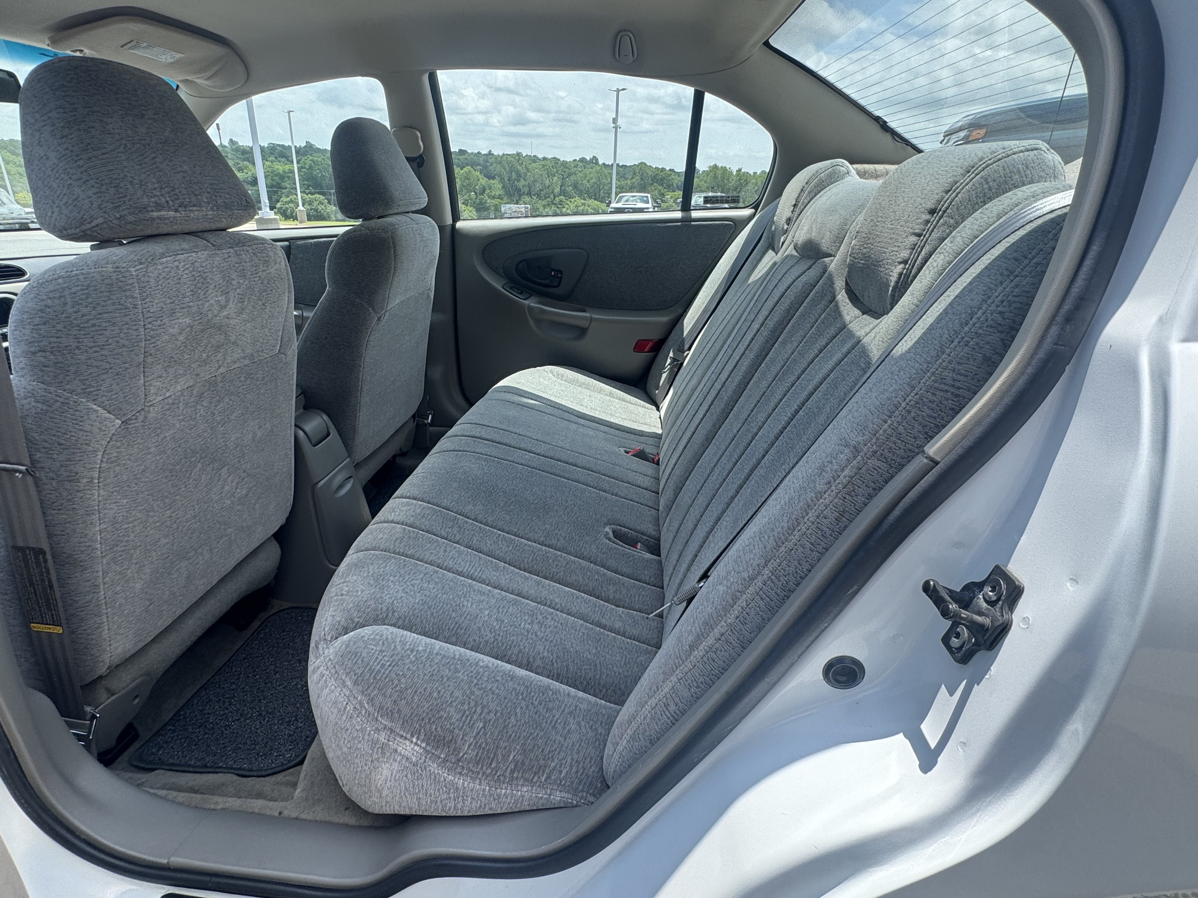 Used 1999 Chevrolet Malibu w/ Preferred Equipment Group 1 FWD image 12