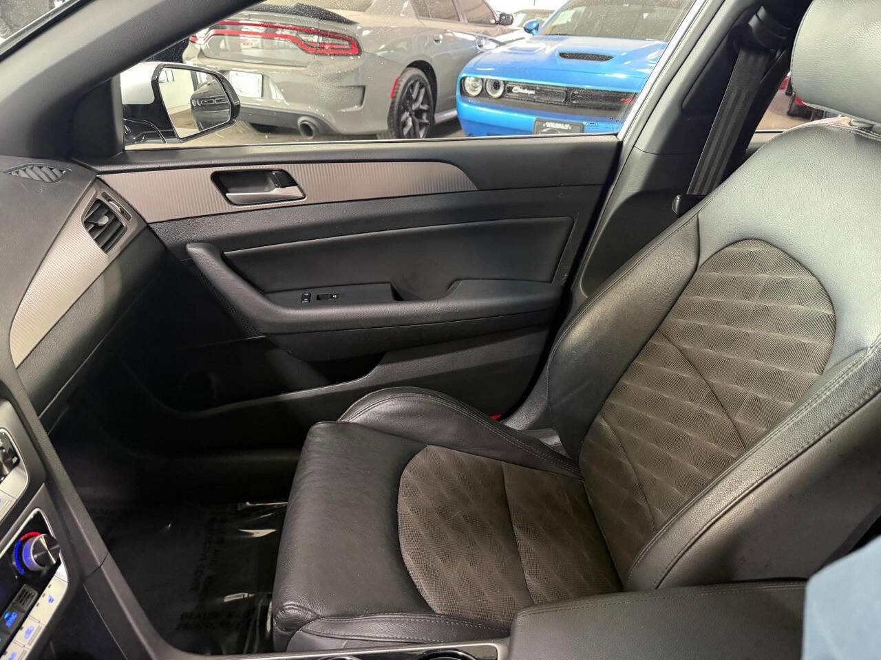 Used 2019 Hyundai Sonata Sport w/ Tech Package 03 image 32