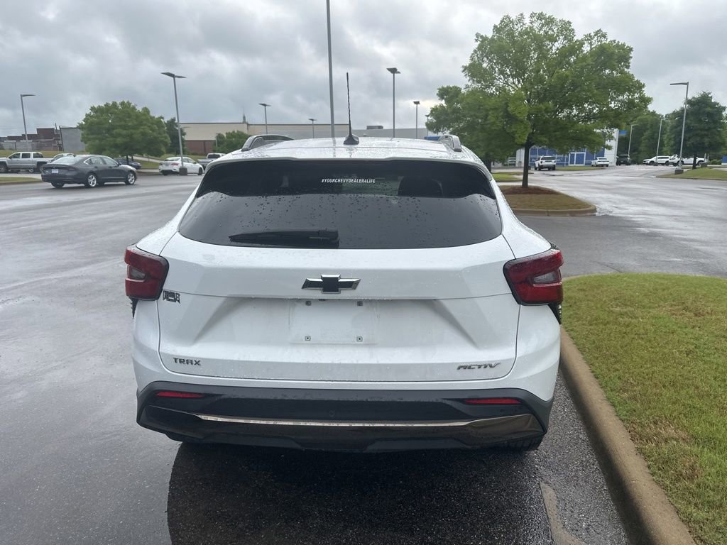 Used 2024 Chevrolet Trax ACTIV w/ Sunroof Package FWD image 5