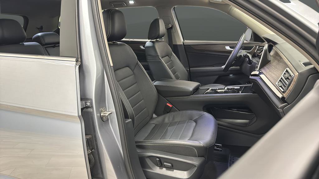Used 2024 Volkswagen Atlas SEL AWD/4WD image 24
