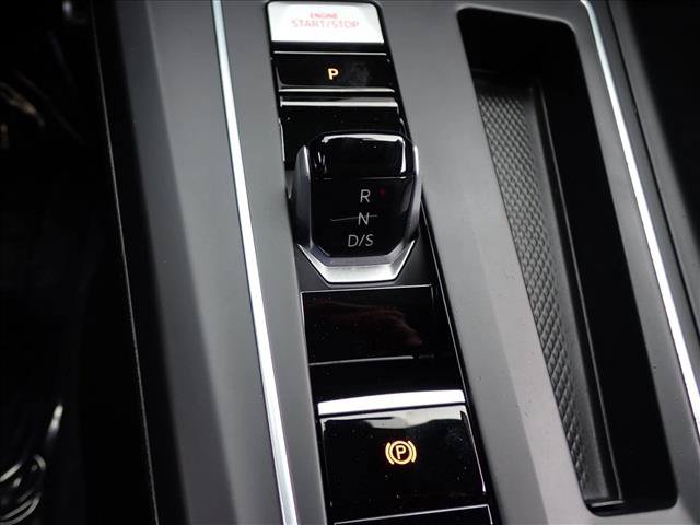 Used 2022 Volkswagen GTI SE FWD image 23