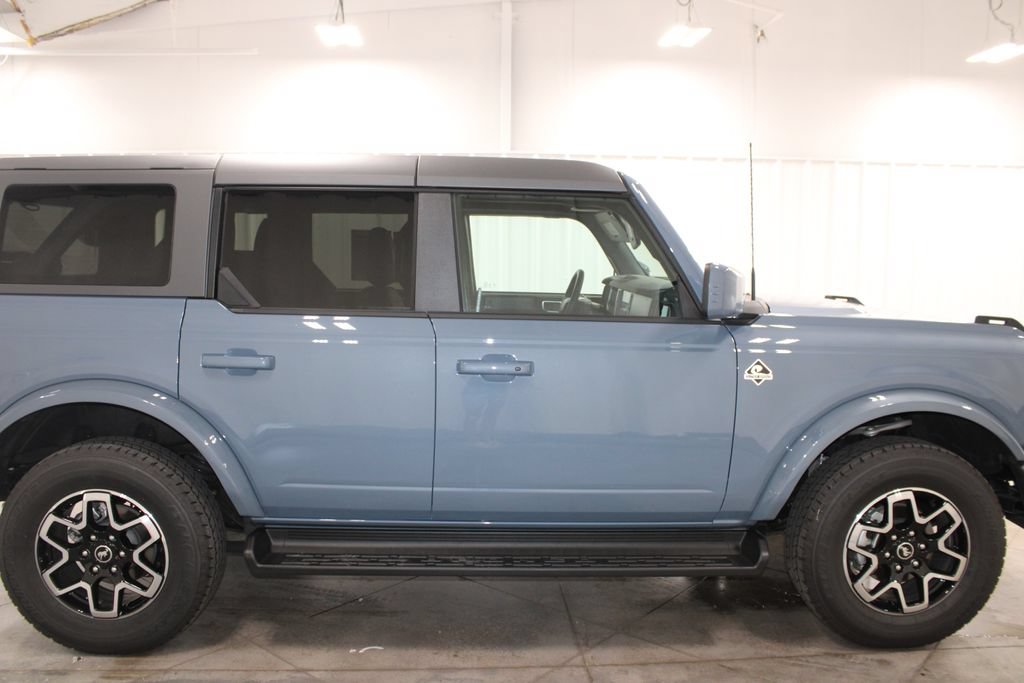 Used 2025 Ford Bronco Outer Banks AWD/4WD image 11