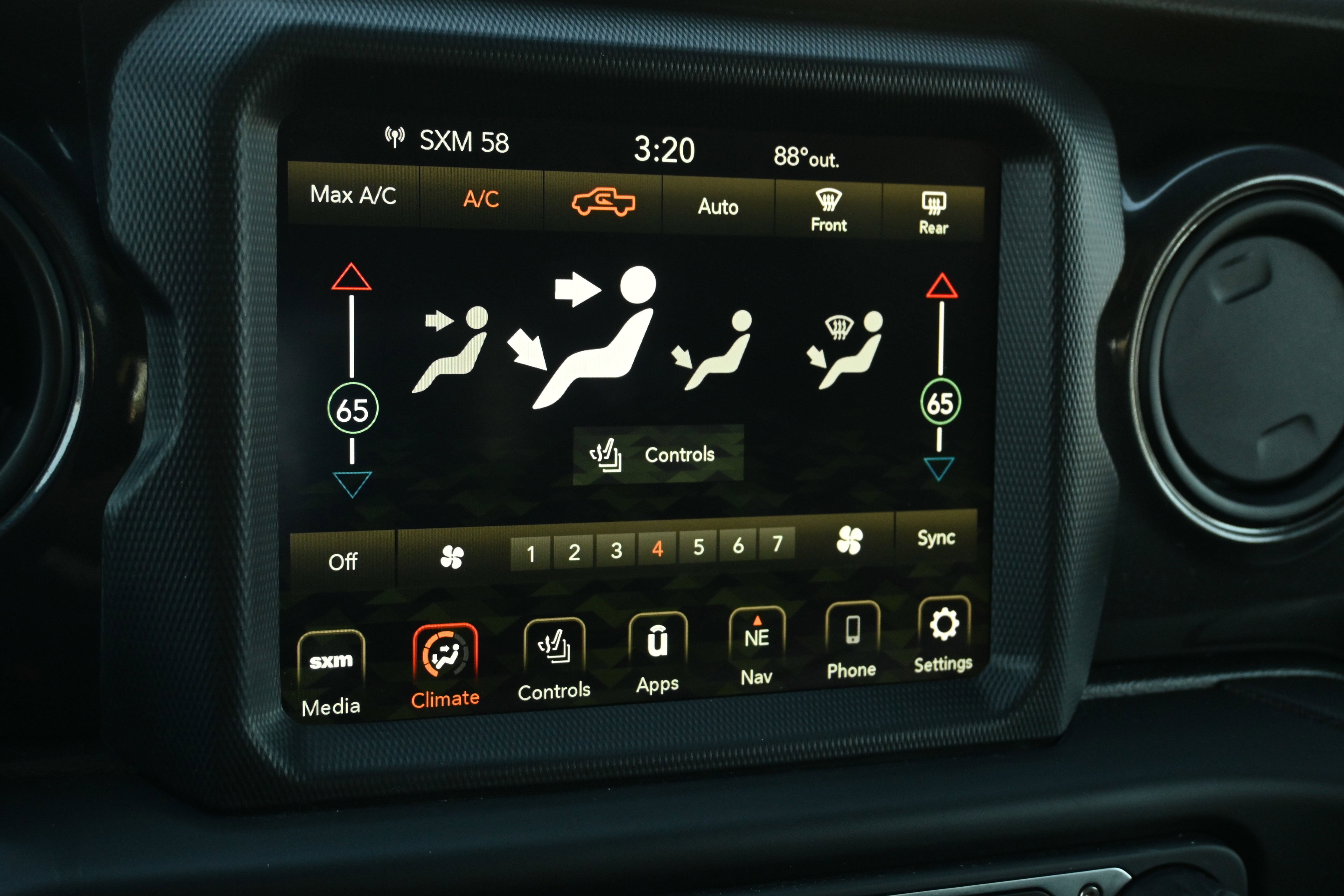 Used 2022 Jeep Gladiator Sport image 21