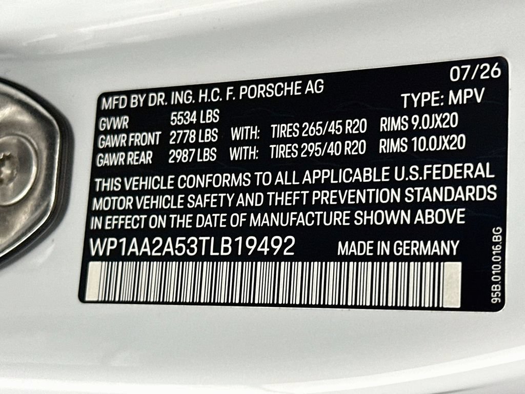 New 2026 Porsche Macan AWD/4WD image 35