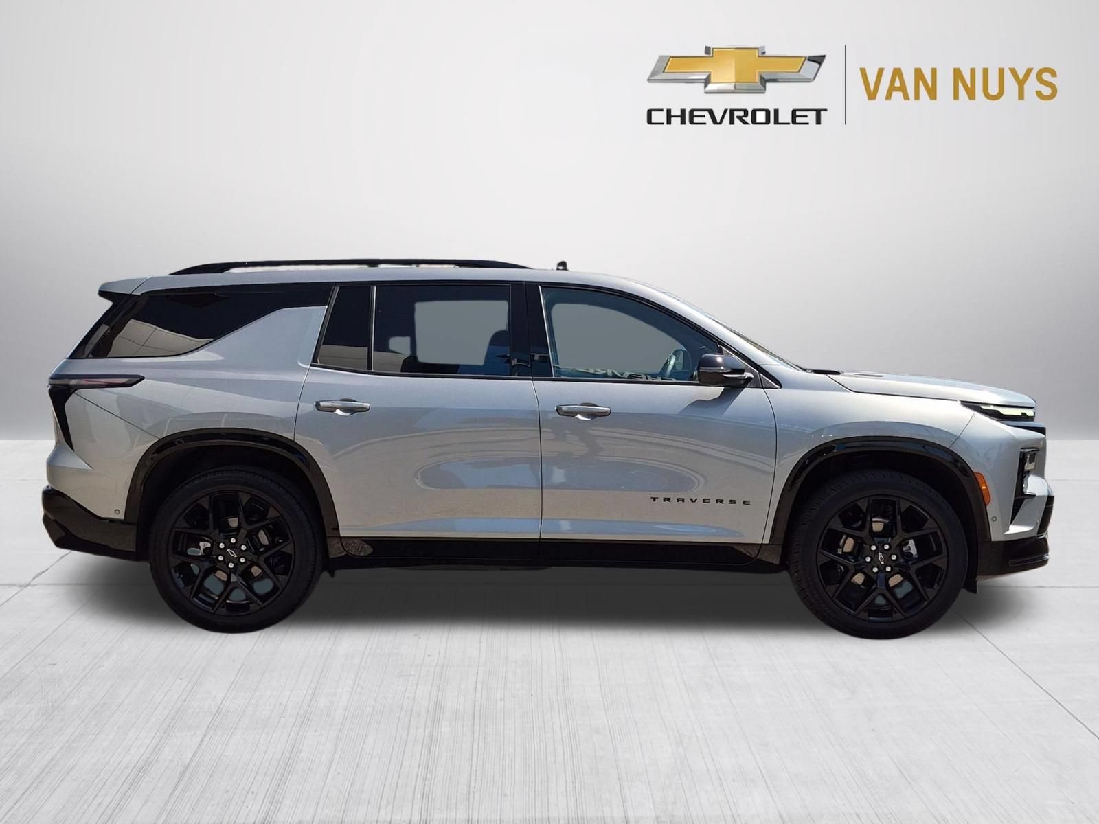 New 2026 Chevrolet Traverse RS FWD image 3