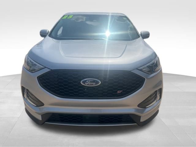 Used 2023 Ford Edge ST image 3
