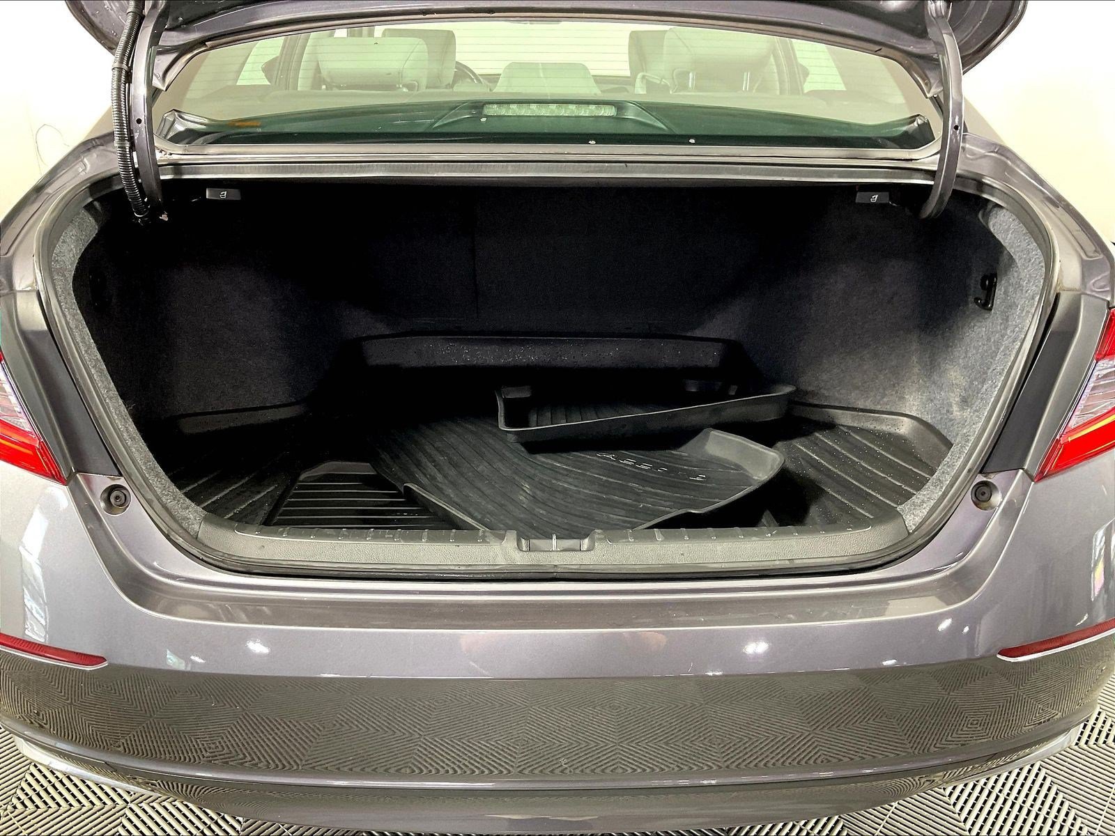 Used 2018 Honda Accord EX-L image 37