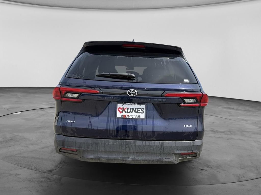 Used 2024 Toyota Grand Highlander AWD image 10