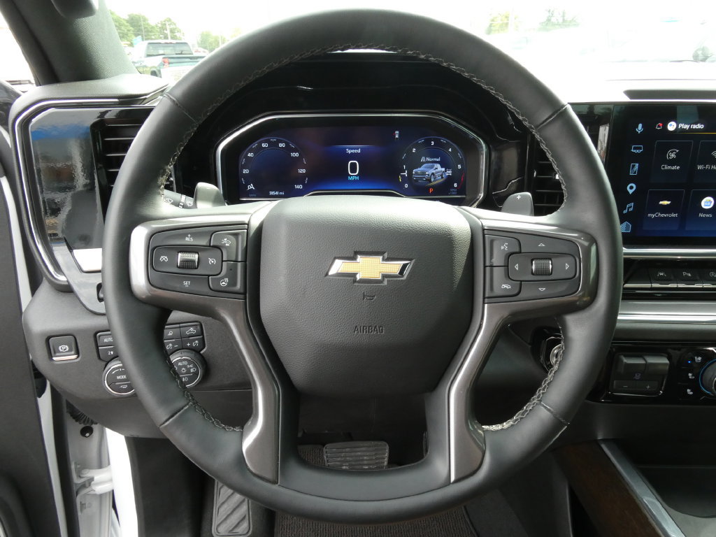 Certified 2025 Chevrolet Silverado 1500 High Country w/ Technology Package AWD/4WD image 36