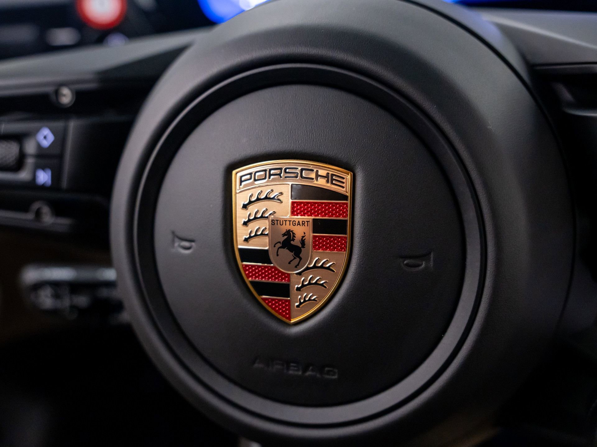 Certified 2025 Porsche Macan 4S Electric image 25