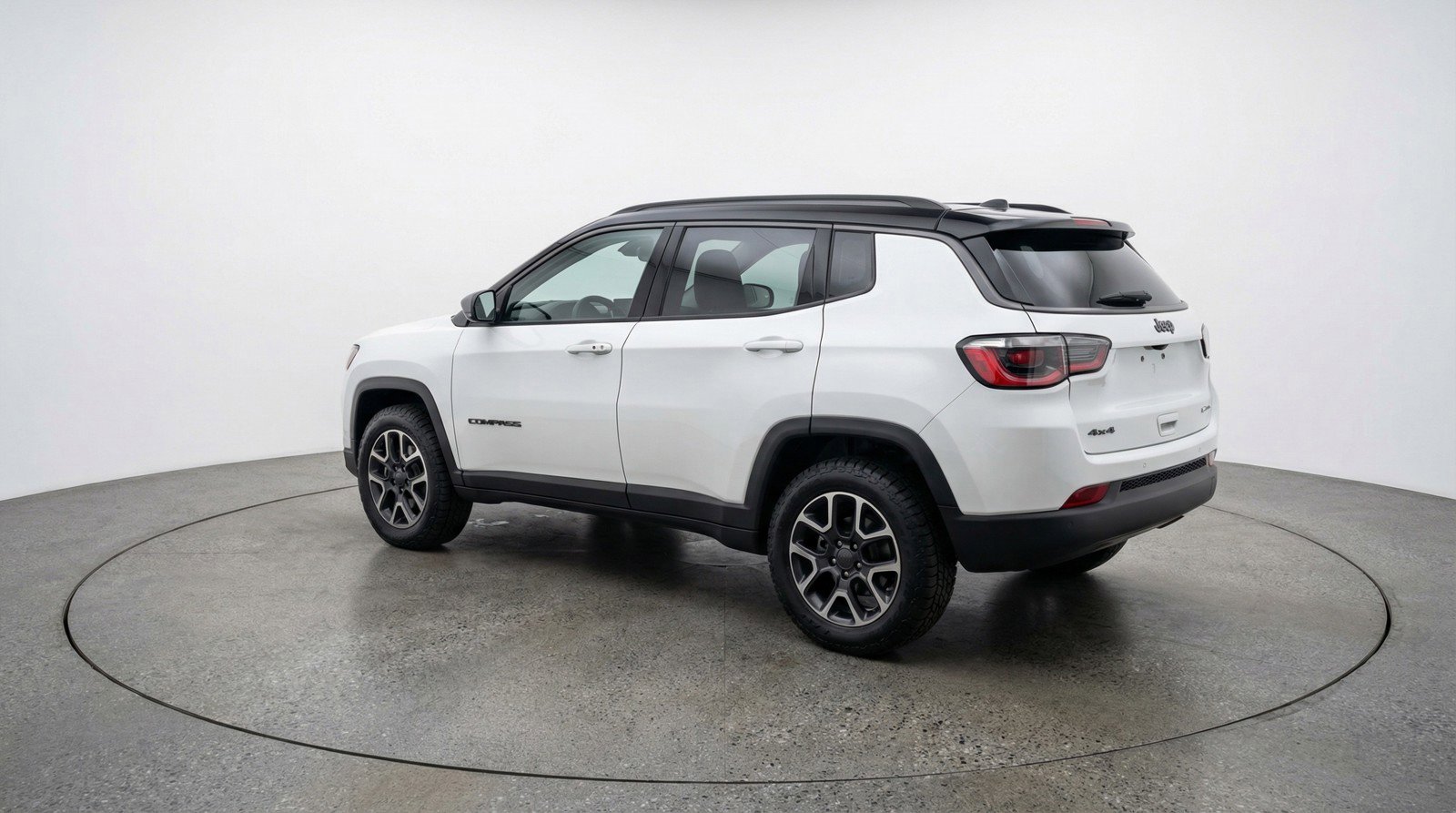 Used 2025 Jeep Compass Trailhawk image 6