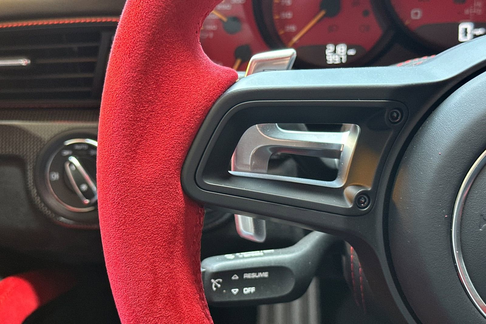 Certified 2018 Porsche 911 GT2 RS RWD image 28