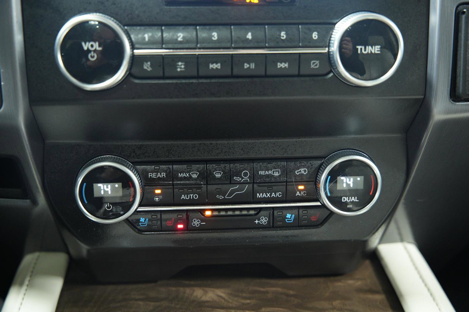 Used 2021 Ford Expedition Platinum image 40