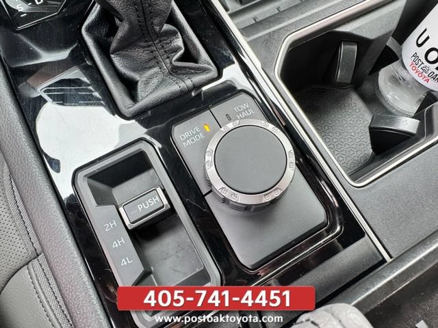 Used 2026 Toyota Tundra Limited AWD/4WD image 16