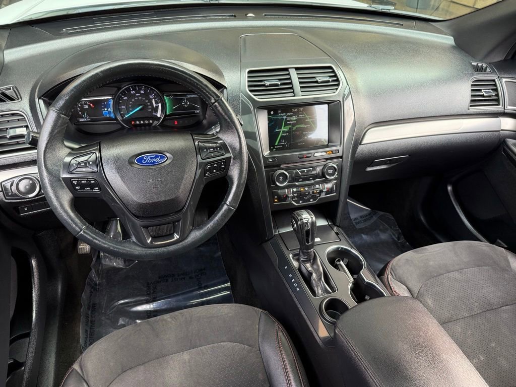 Used 2018 Ford Explorer XLT w/ Equipment Group 202A image 25