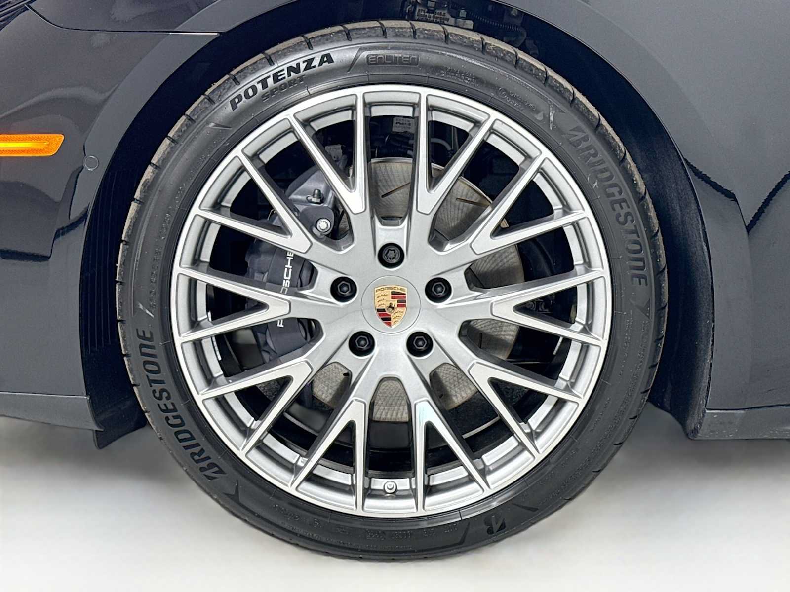 Used 2026 Porsche Panamera RWD image 32