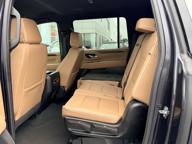 Used 2024 Chevrolet Suburban Premier image 12